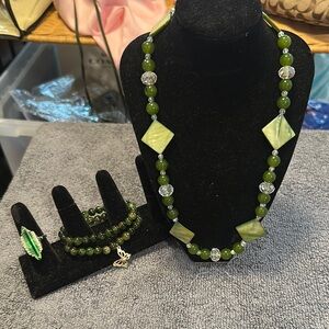Elegant Green Beaded Necklace and Bracelet Set with ring all EUC